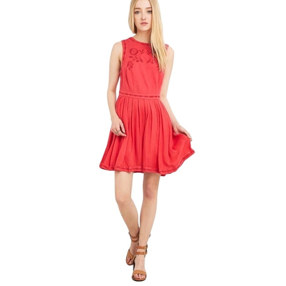 Free People Red Embroidered Bird Flowers Sleeveless Mini Dress Size 6 $128